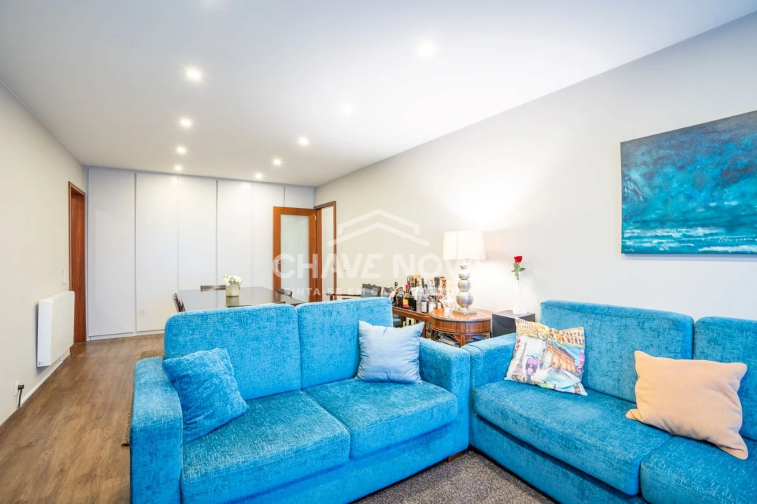 Apartamento T3 para Venda em Lordelo do Ouro e Massarelos Foto 2