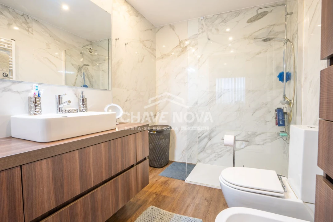 Apartamento T3 para Venda em Lordelo do Ouro e Massarelos Foto 15