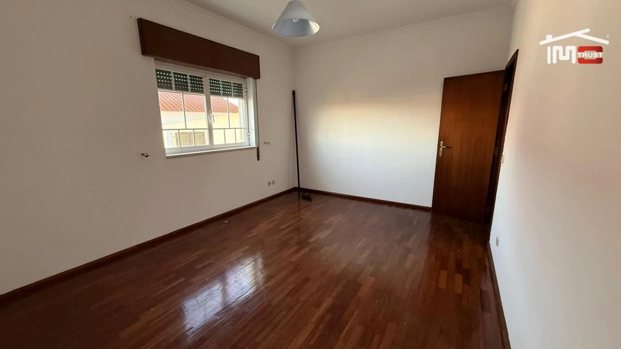 Moradia T3 para Venda em Povoa da Isenta Foto 11