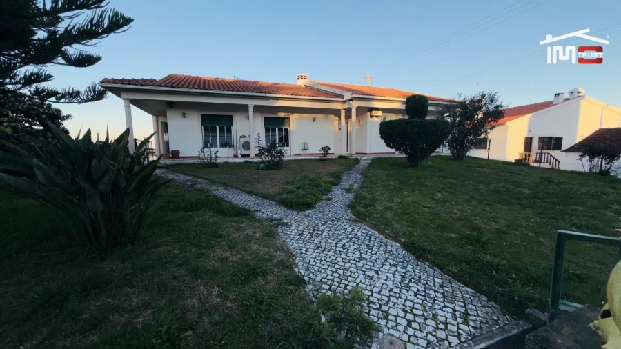 Moradia T3 para Venda em Povoa da Isenta Foto 2