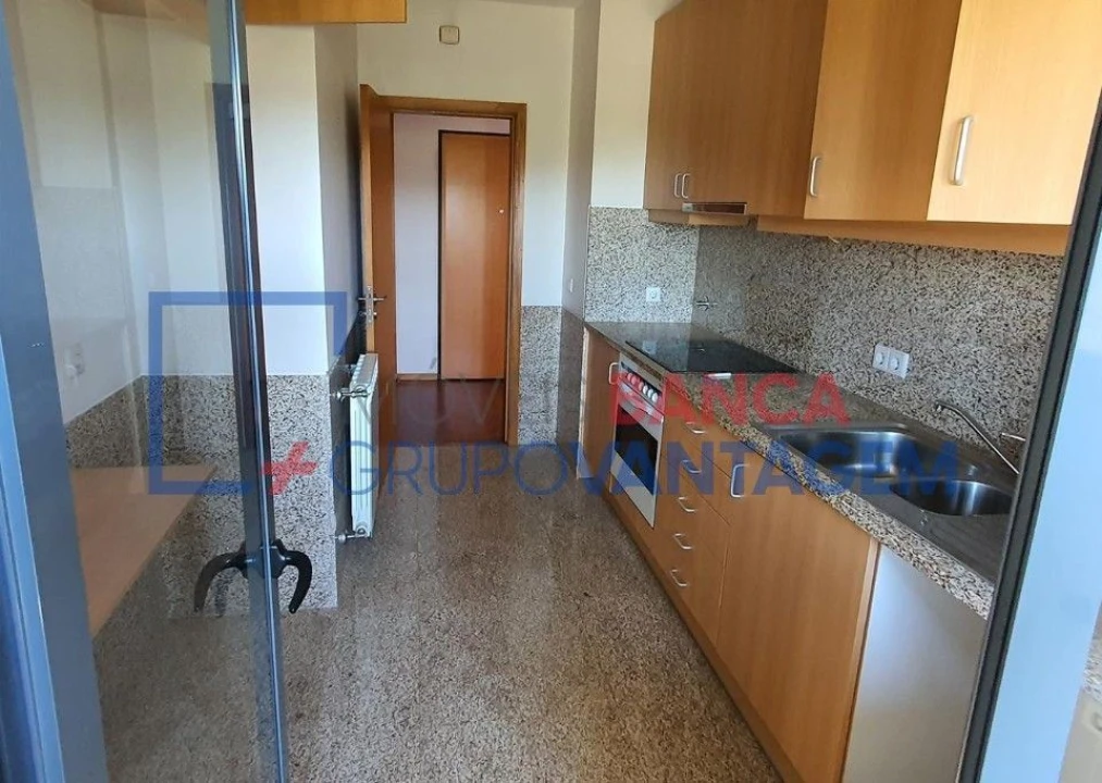 Apartamento T2 para Venda em Oliveira do Douro Foto 4