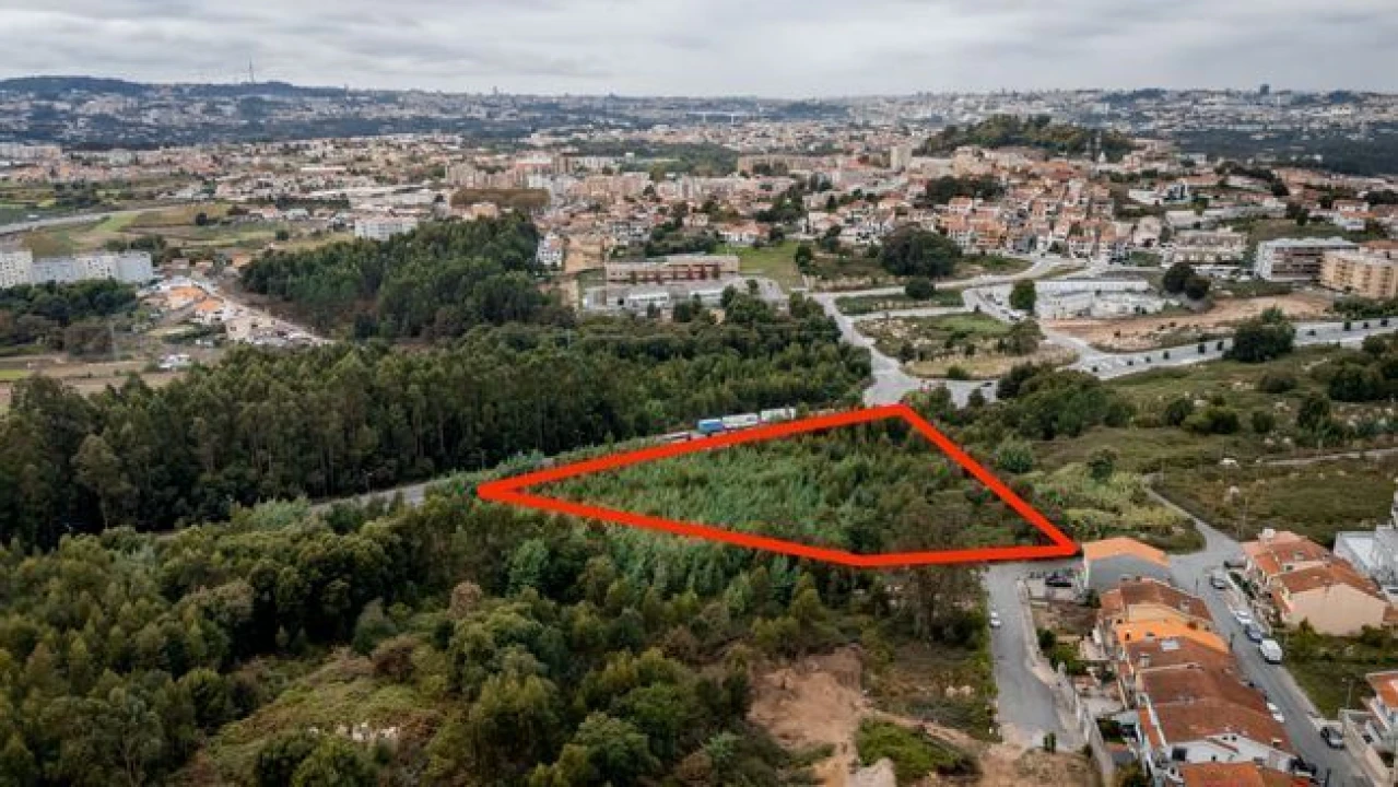 Terreno Comércio / Armazém para Arrendamento em Gondomar (São Cosme), Valbom e Jovim Foto 4