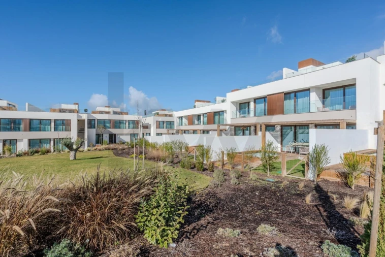 Apartamento T3 para Venda em Porto Covo Foto 40