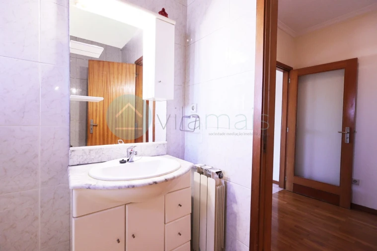 Apartamento T2 para Venda em Valongo Foto 7