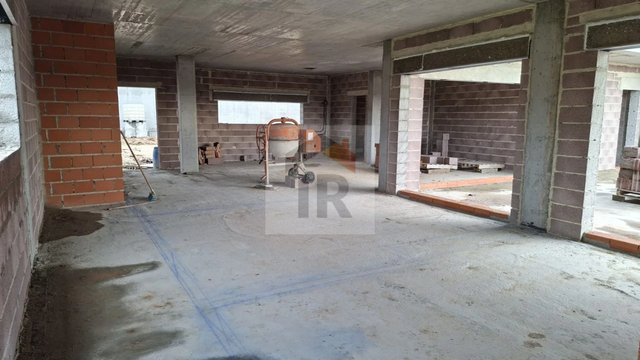 Moradia T3 para Venda em Salir de Matos Foto 9