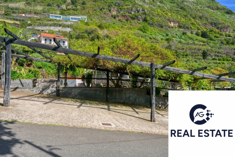 Moradia T4 para Venda em Arco da Calheta Foto 7