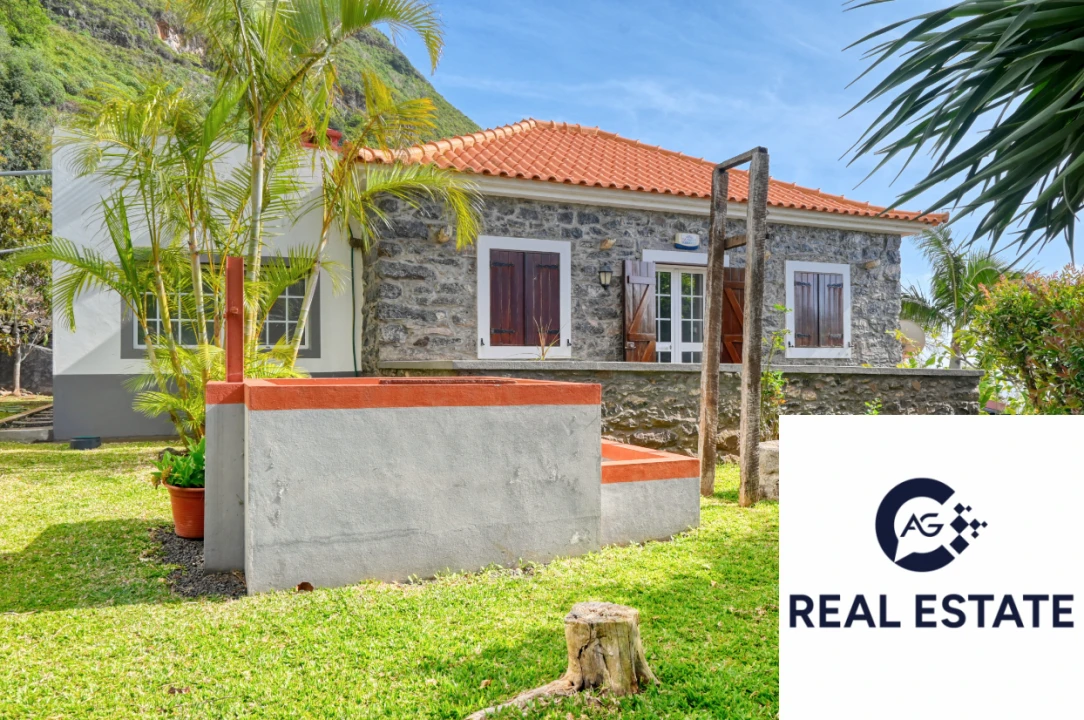 Moradia T4 para Venda em Arco da Calheta Foto 1