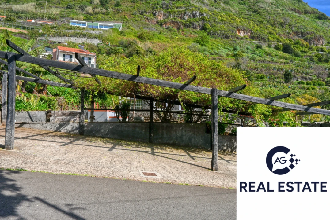 Moradia T4 para Venda em Arco da Calheta Foto 7