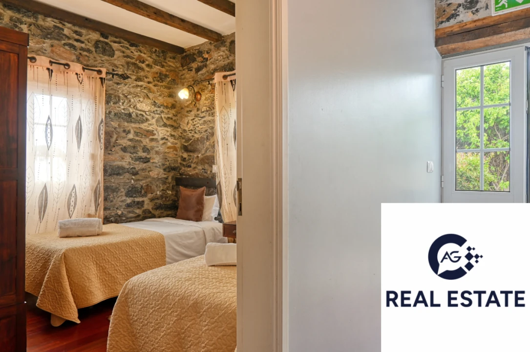 Moradia T4 para Venda em Arco da Calheta Foto 13