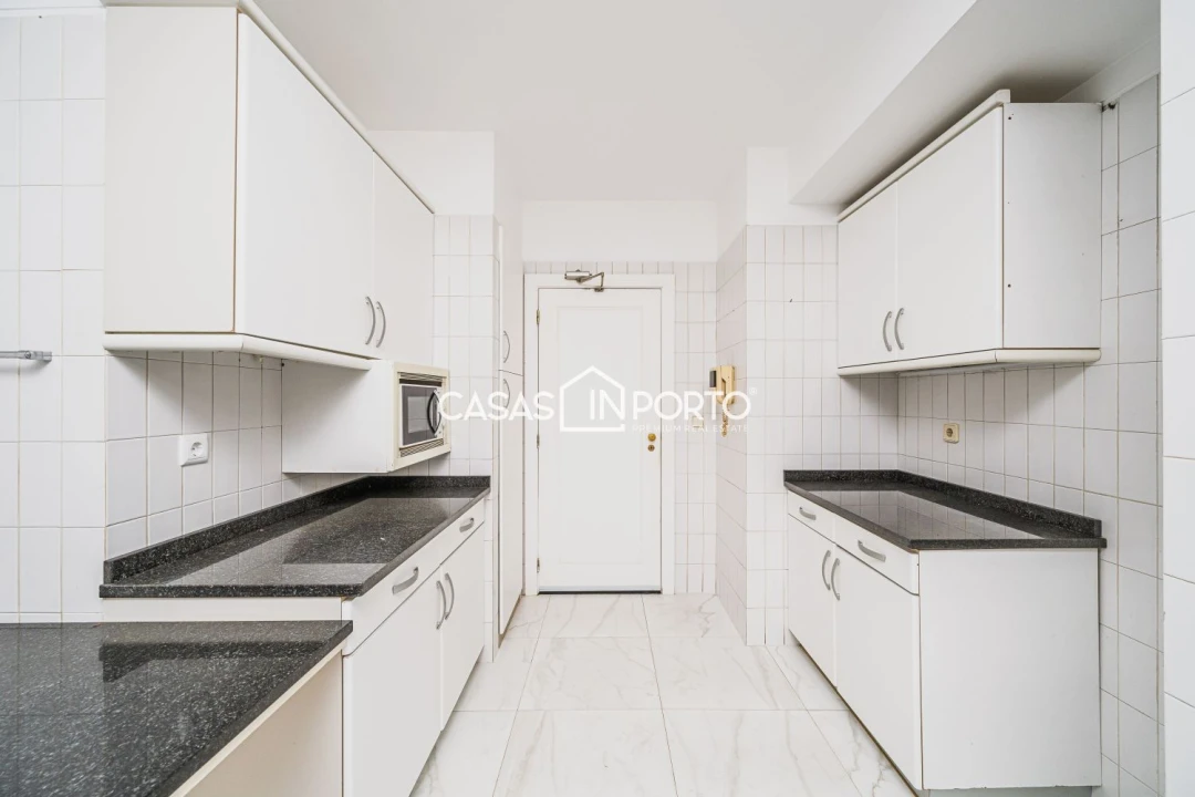 Apartamento T4 para Arrendamento em Aldoar, Foz do Douro e Nevogilde Foto 17