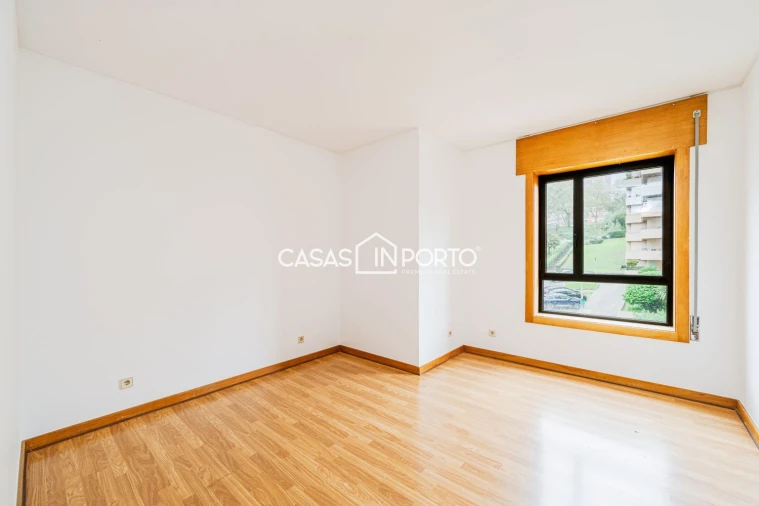 Apartamento T4 para Arrendamento em Aldoar, Foz do Douro e Nevogilde Foto 28