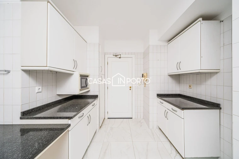 Apartamento T4 para Arrendamento em Aldoar, Foz do Douro e Nevogilde Foto 17
