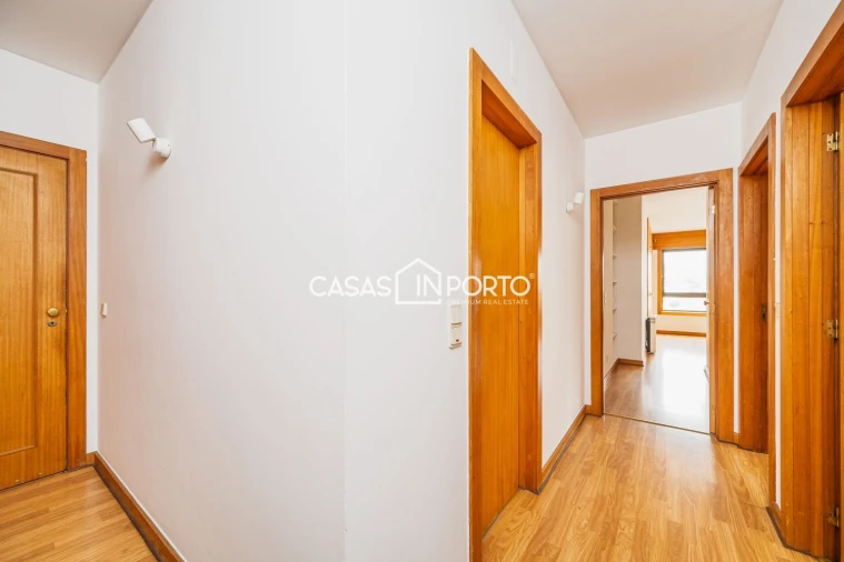 Apartamento T4 para Arrendamento em Aldoar, Foz do Douro e Nevogilde Foto 24