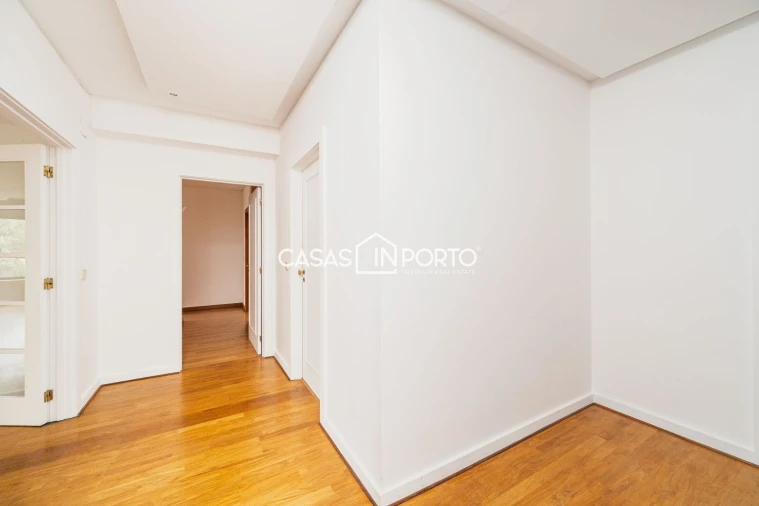 Apartamento T4 para Arrendamento em Aldoar, Foz do Douro e Nevogilde Foto 14