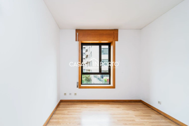 Apartamento T4 para Arrendamento em Aldoar, Foz do Douro e Nevogilde Foto 26