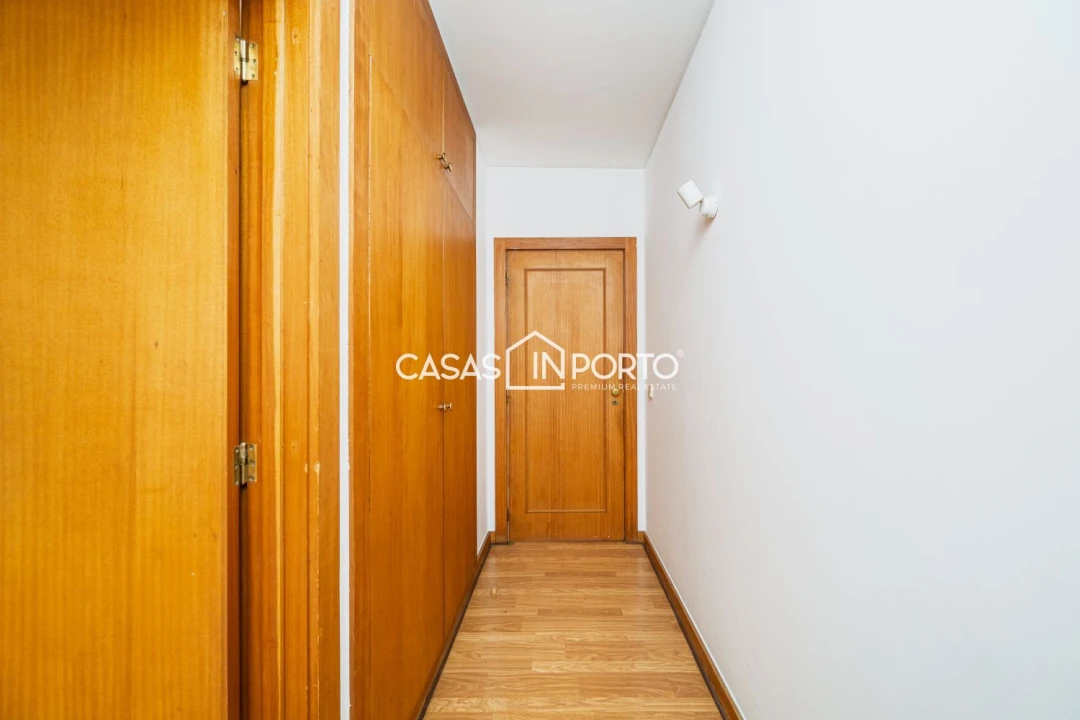 Apartamento T4 para Arrendamento em Aldoar, Foz do Douro e Nevogilde Foto 23