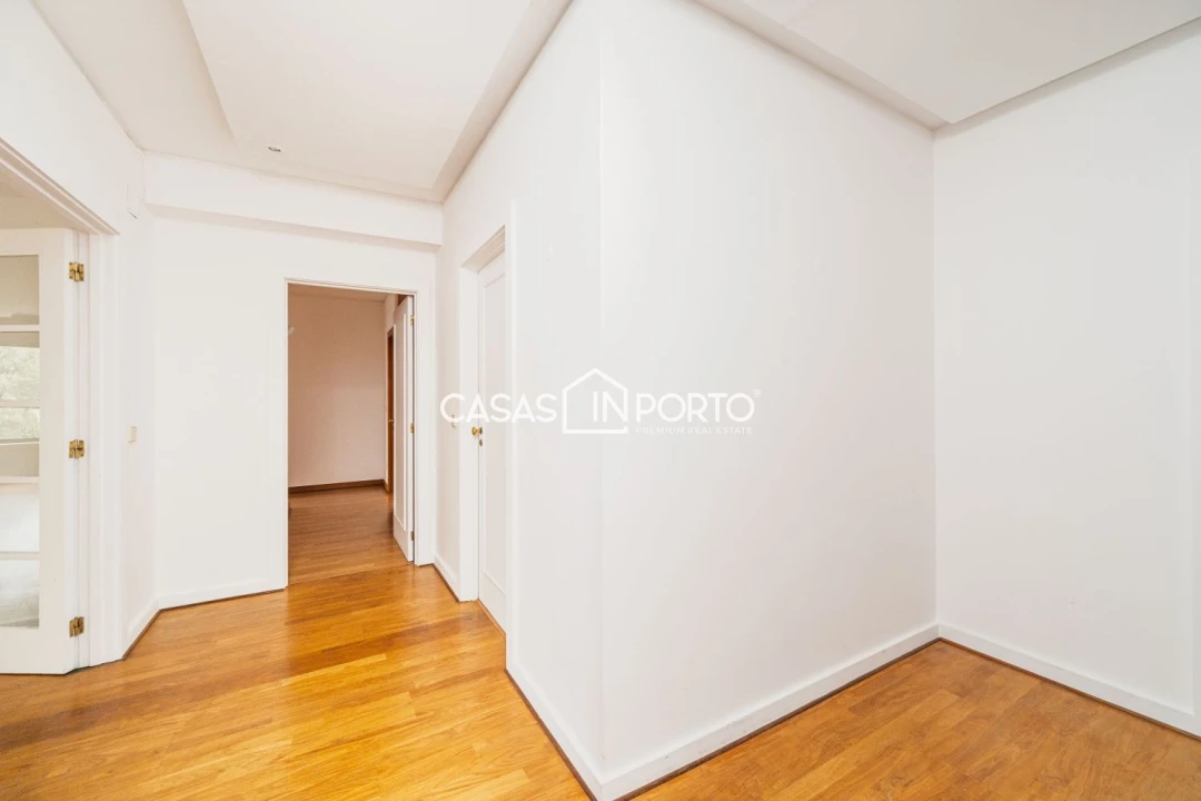 Apartamento T4 para Arrendamento em Aldoar, Foz do Douro e Nevogilde Foto 14