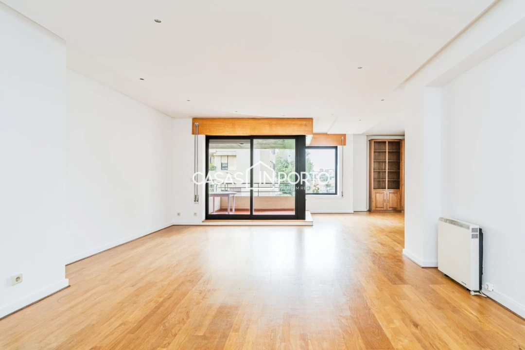 Apartamento T4 para Arrendamento em Aldoar, Foz do Douro e Nevogilde Foto 9