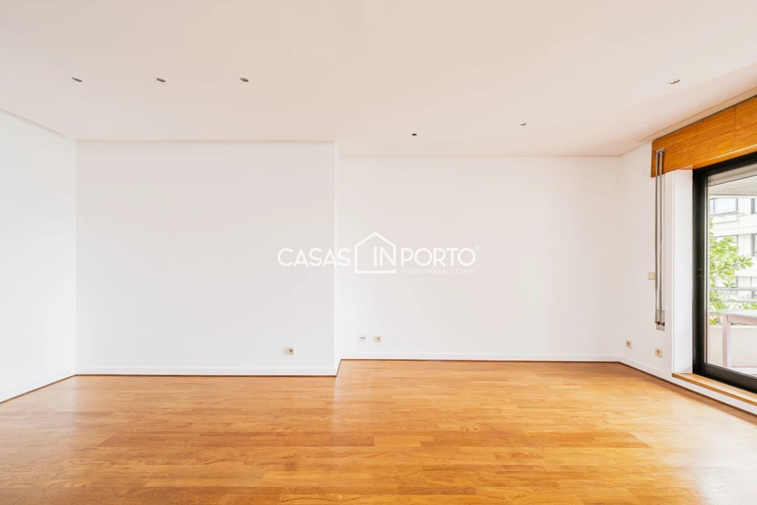 Apartamento T4 para Arrendamento em Aldoar, Foz do Douro e Nevogilde Foto 10