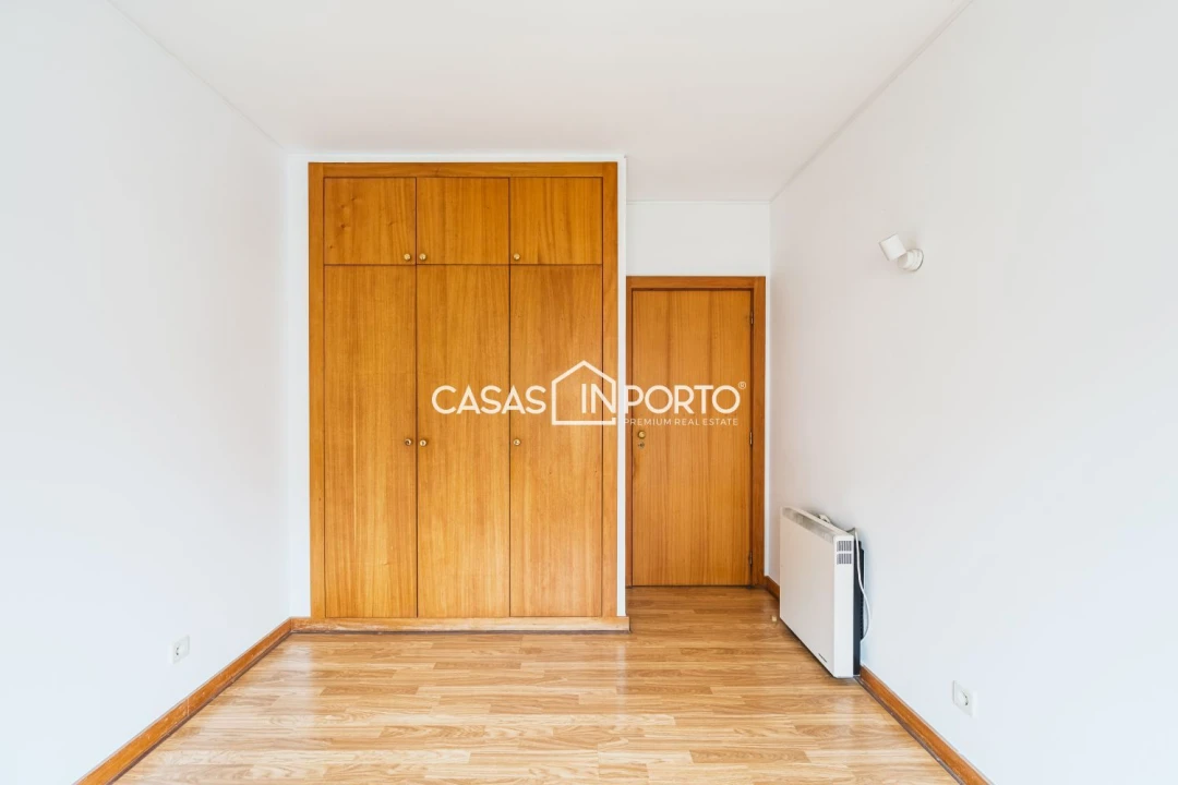 Apartamento T4 para Arrendamento em Aldoar, Foz do Douro e Nevogilde Foto 27