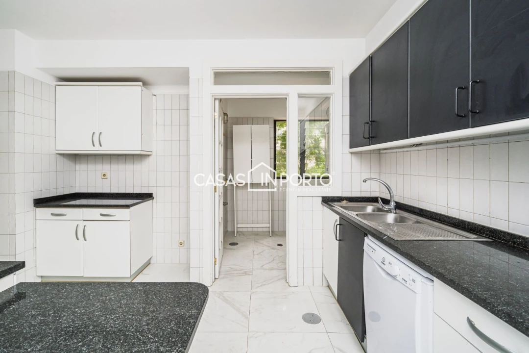 Apartamento T4 para Arrendamento em Aldoar, Foz do Douro e Nevogilde Foto 18