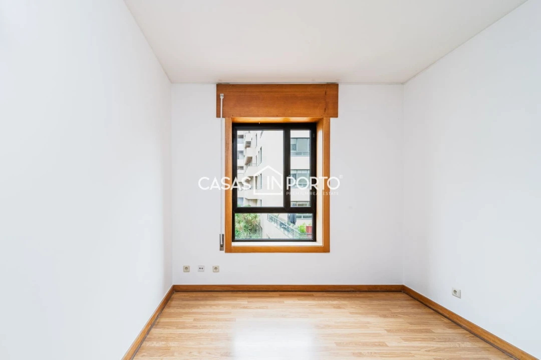 Apartamento T4 para Arrendamento em Aldoar, Foz do Douro e Nevogilde Foto 26