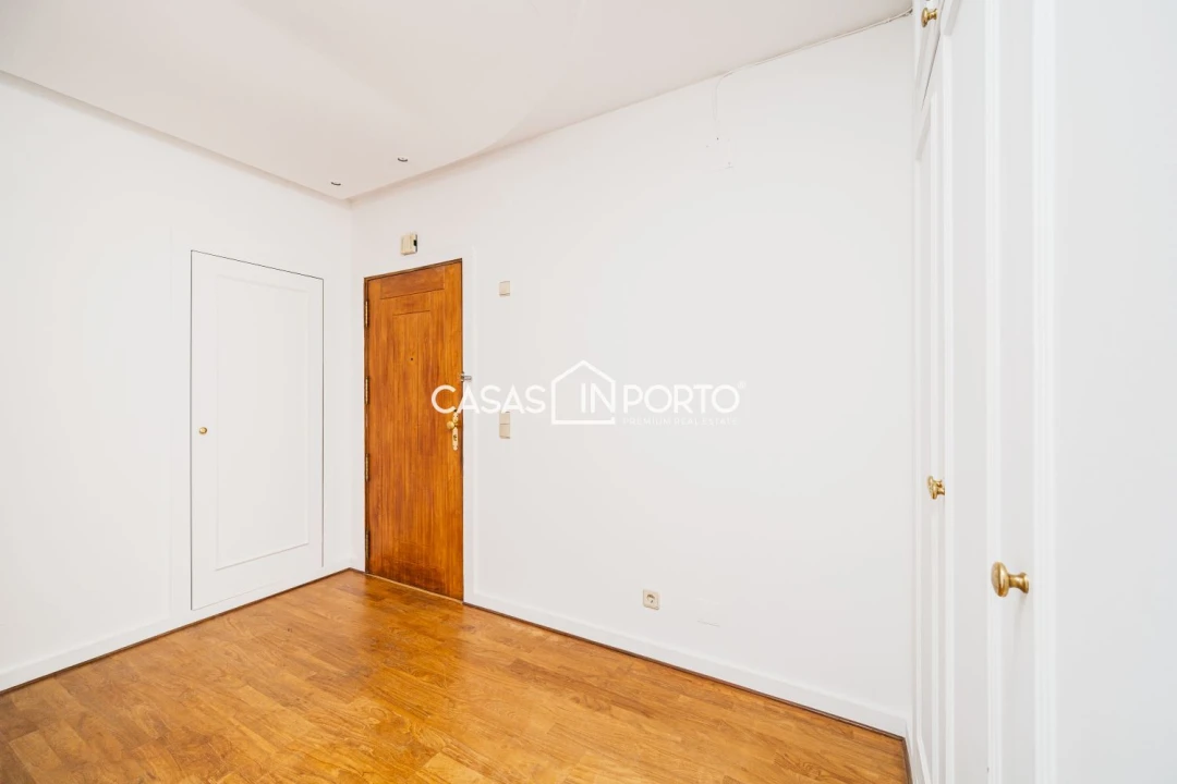 Apartamento T4 para Arrendamento em Aldoar, Foz do Douro e Nevogilde Foto 13