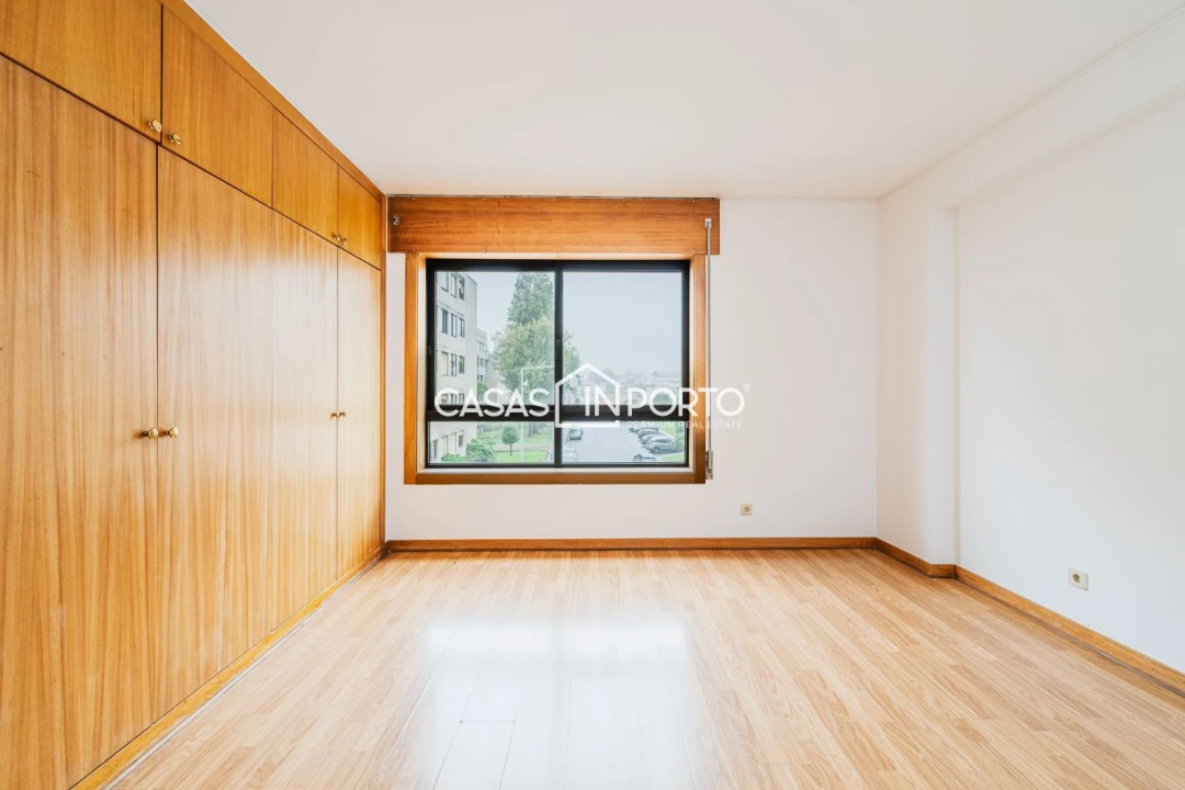 Apartamento T4 para Arrendamento em Aldoar, Foz do Douro e Nevogilde Foto 33
