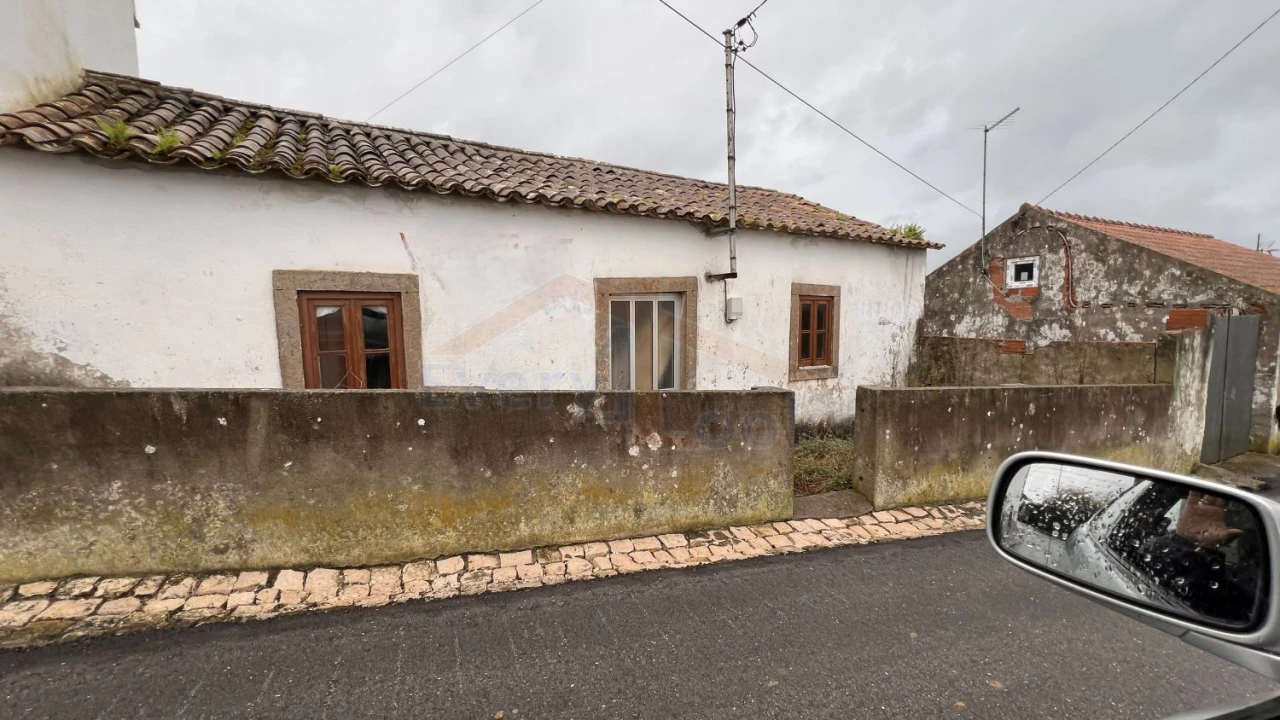 Moradia T3 para Venda em Olho Marinho Foto 2