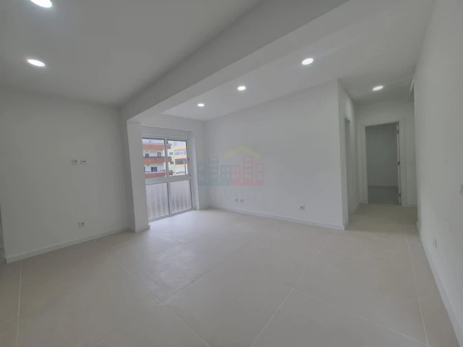 Apartamento T2 para Venda em Laranjeiro e Feijó Foto 8