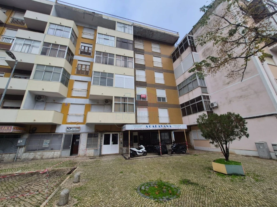 Apartamento T2 para Venda em Laranjeiro e Feijó Foto 21