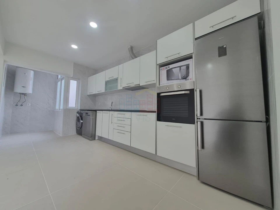 Apartamento T2 para Venda em Laranjeiro e Feijó Foto 5