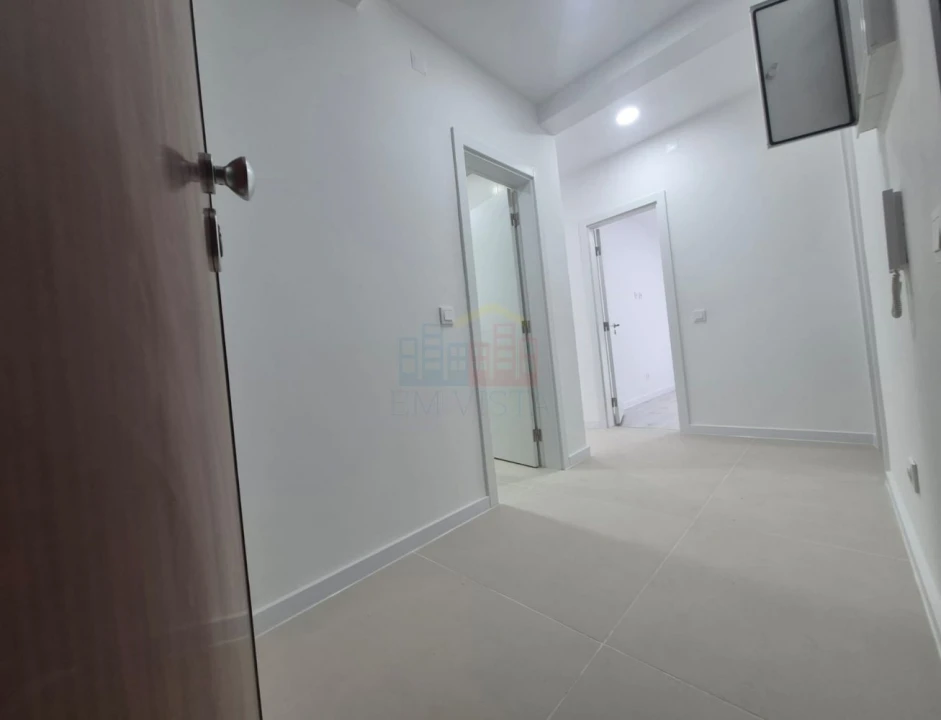 Apartamento T2 para Venda em Laranjeiro e Feijó Foto 9