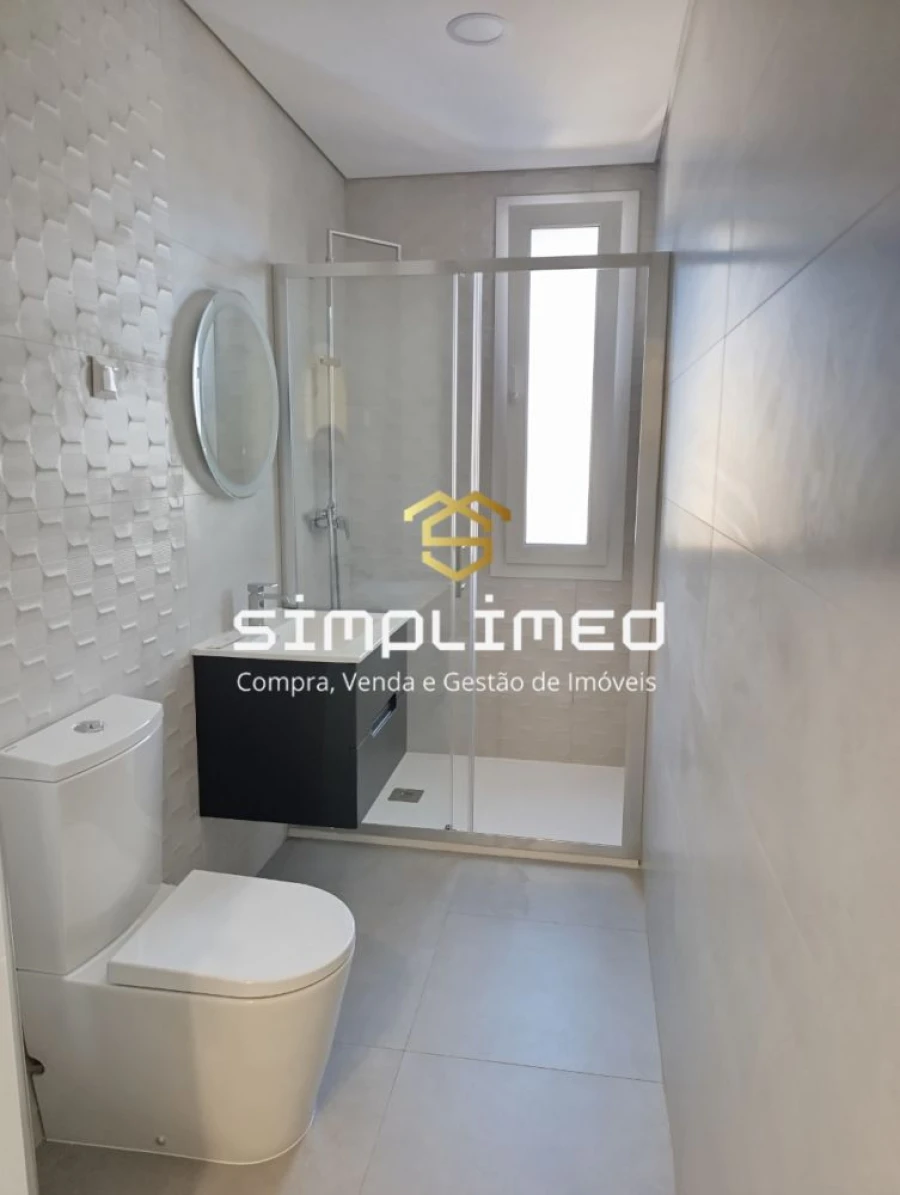 Apartamento T2 para Venda em Covilhã e Canhoso Foto 11