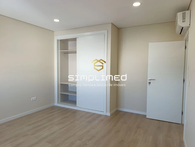 Apartamento T3 para Venda em Covilhã e Canhoso Foto 21
