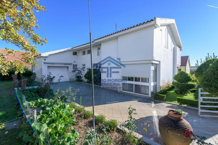 Moradia T4 para Venda em Covilhã e Canhoso Foto 5