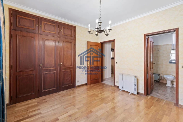 Moradia T4 para Venda em Covilhã e Canhoso Foto 21