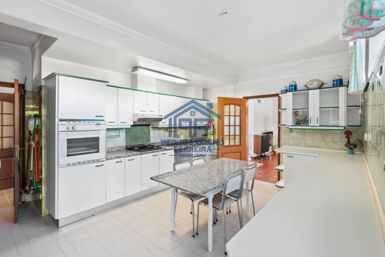 Moradia T4 para Venda em Covilhã e Canhoso Foto 7