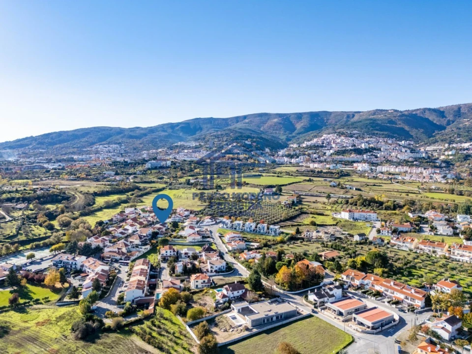 Moradia T4 para Venda em Covilhã e Canhoso Foto 40