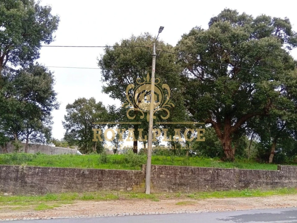 Terreno para Venda em Paços de Brandão Foto 7