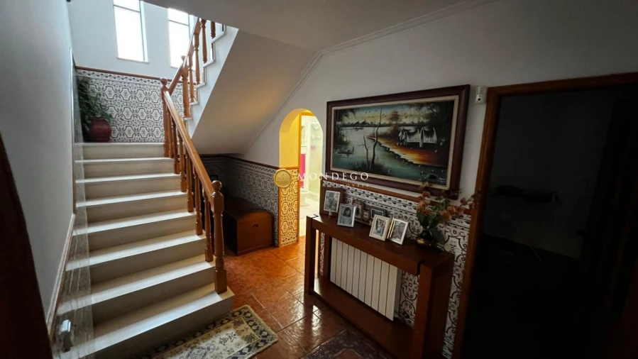 Moradia T4 para Venda em Brasfemes Foto 9