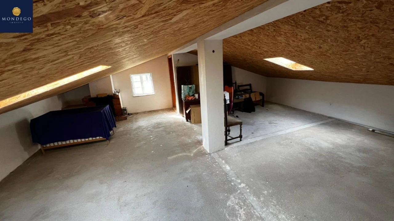 Moradia T4 para Venda em Brasfemes Foto 19