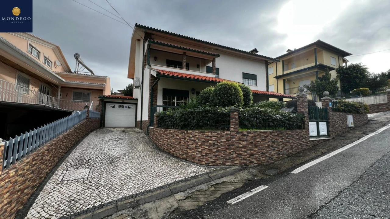 Moradia T4 para Venda em Brasfemes Foto 3