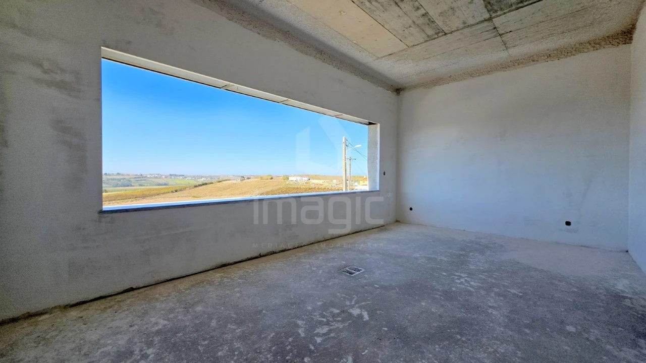 Moradia T4 para Venda em São Pedro da Cadeira Foto 13