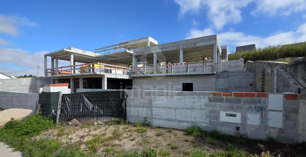 Moradia T4 para Venda em São Pedro da Cadeira