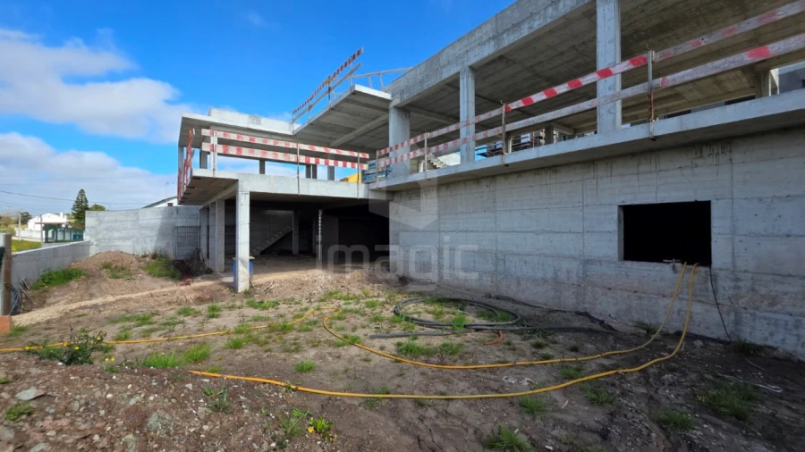 Moradia T4 para Venda em São Pedro da Cadeira Foto 3