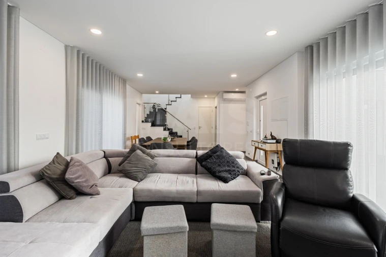 Moradia T4 para Venda em Atouguia da Baleia Foto 6