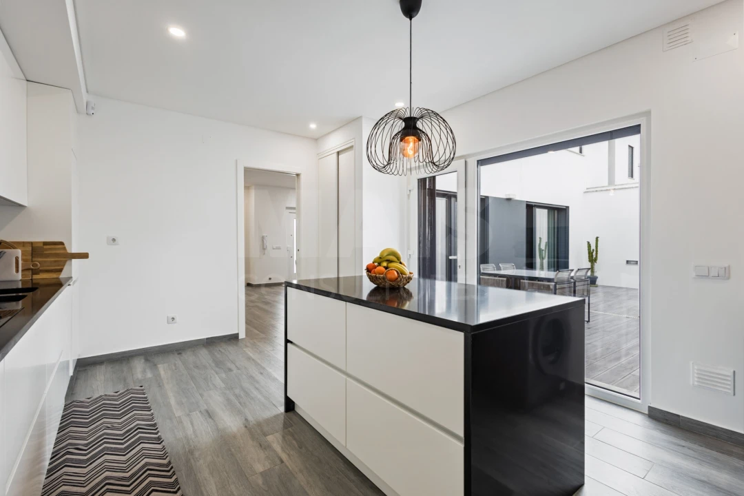 Moradia T4 para Venda em Atouguia da Baleia Foto 10