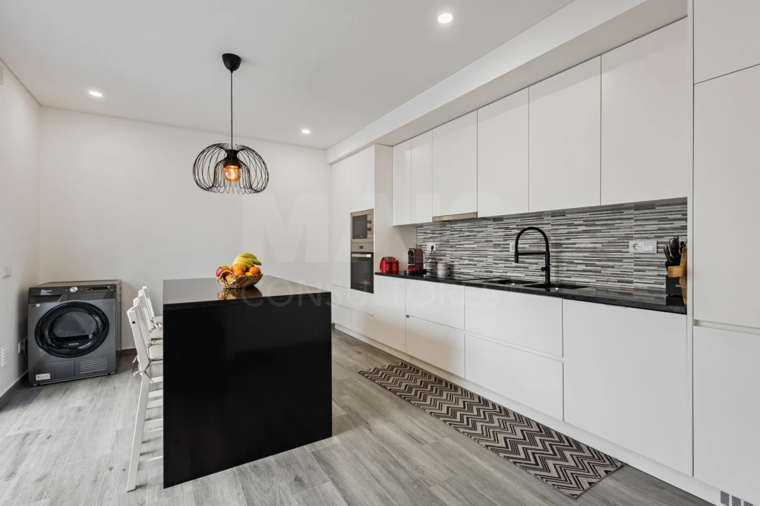 Moradia T4 para Venda em Atouguia da Baleia Foto 8