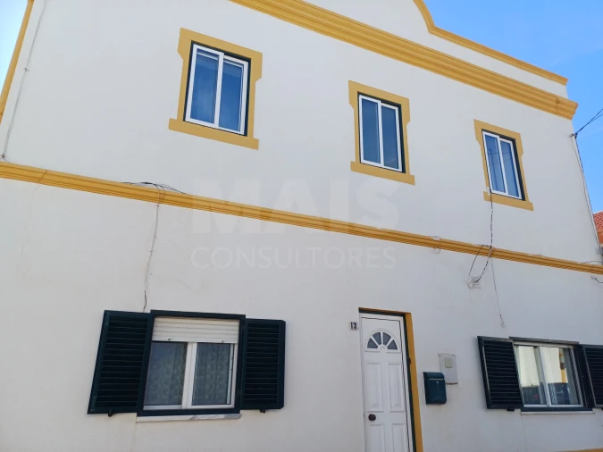 Moradia T5 para Venda em Cadaval e Pêro Moniz Foto 1